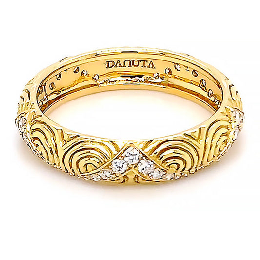 18 kt yellow gold man’s eternity band with diamonds